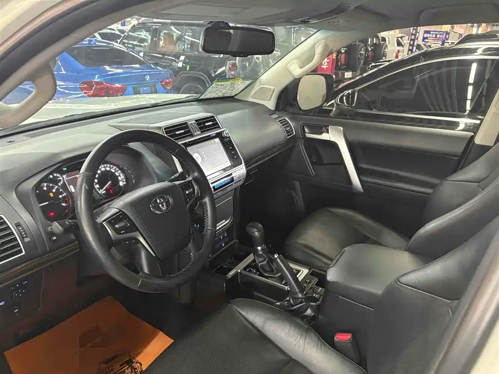 Toyota Prado 2018 3.5L Auto TX-L фото 2
