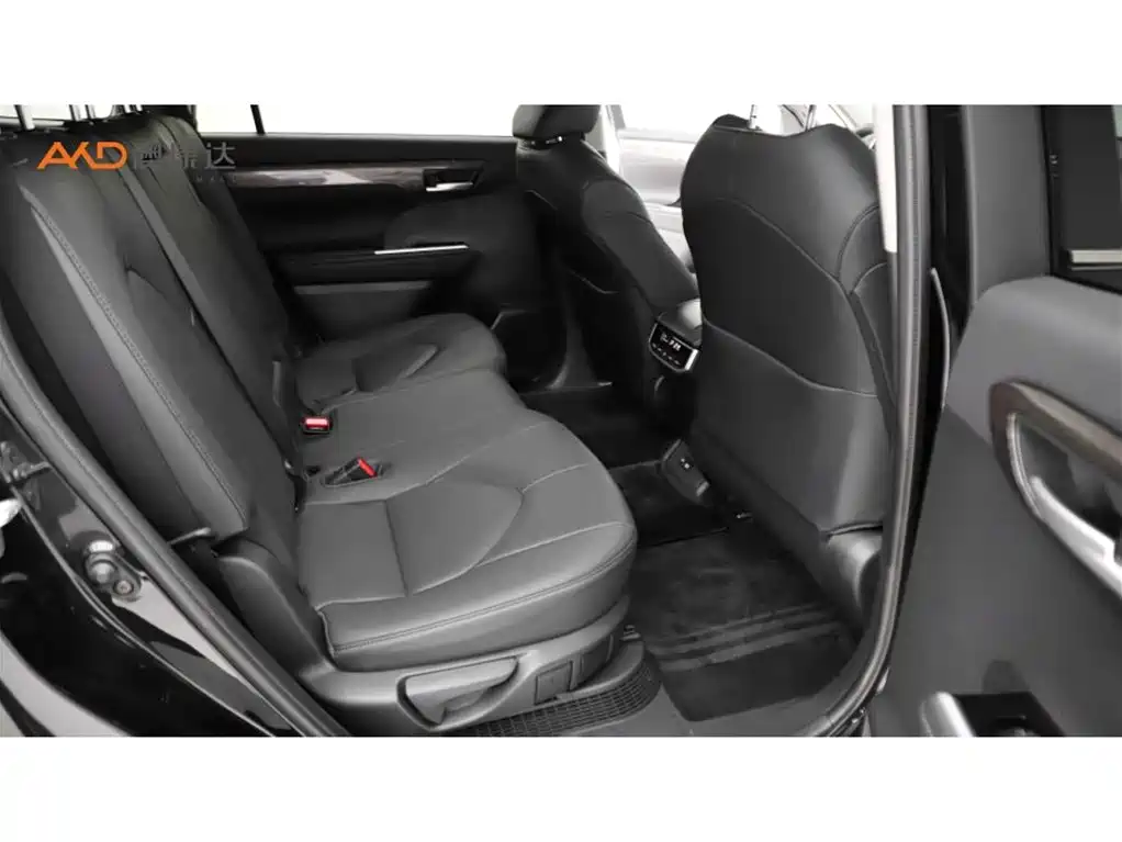 Toyota Highlander 2024 2.5L Smart Hybrid 4WD Premium 7-seater фото 8