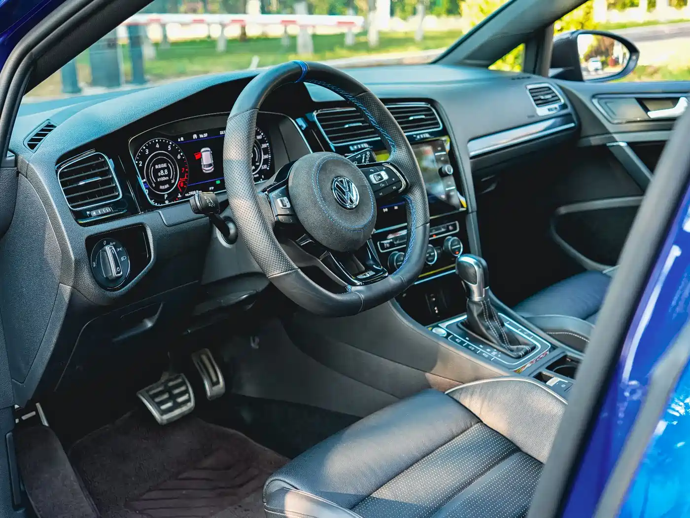Volkswagen Golf (Import) 2017 2.0TSI R фото 15