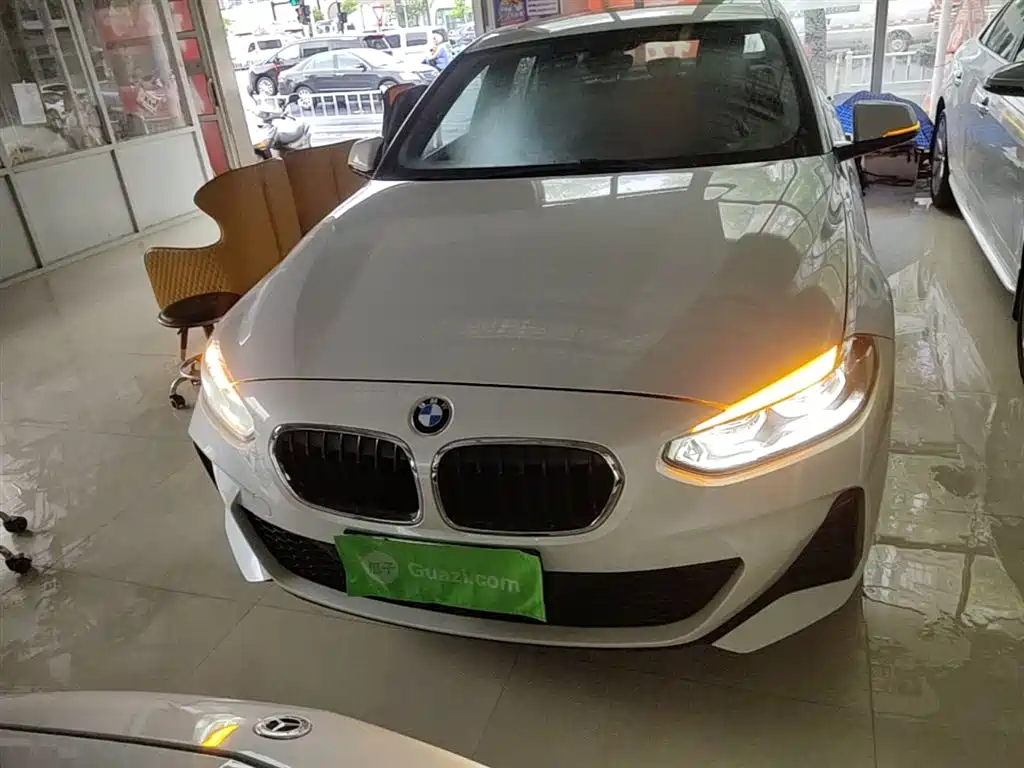 BMW 1 Series 2020 Model 120i M Sport Package фото 3