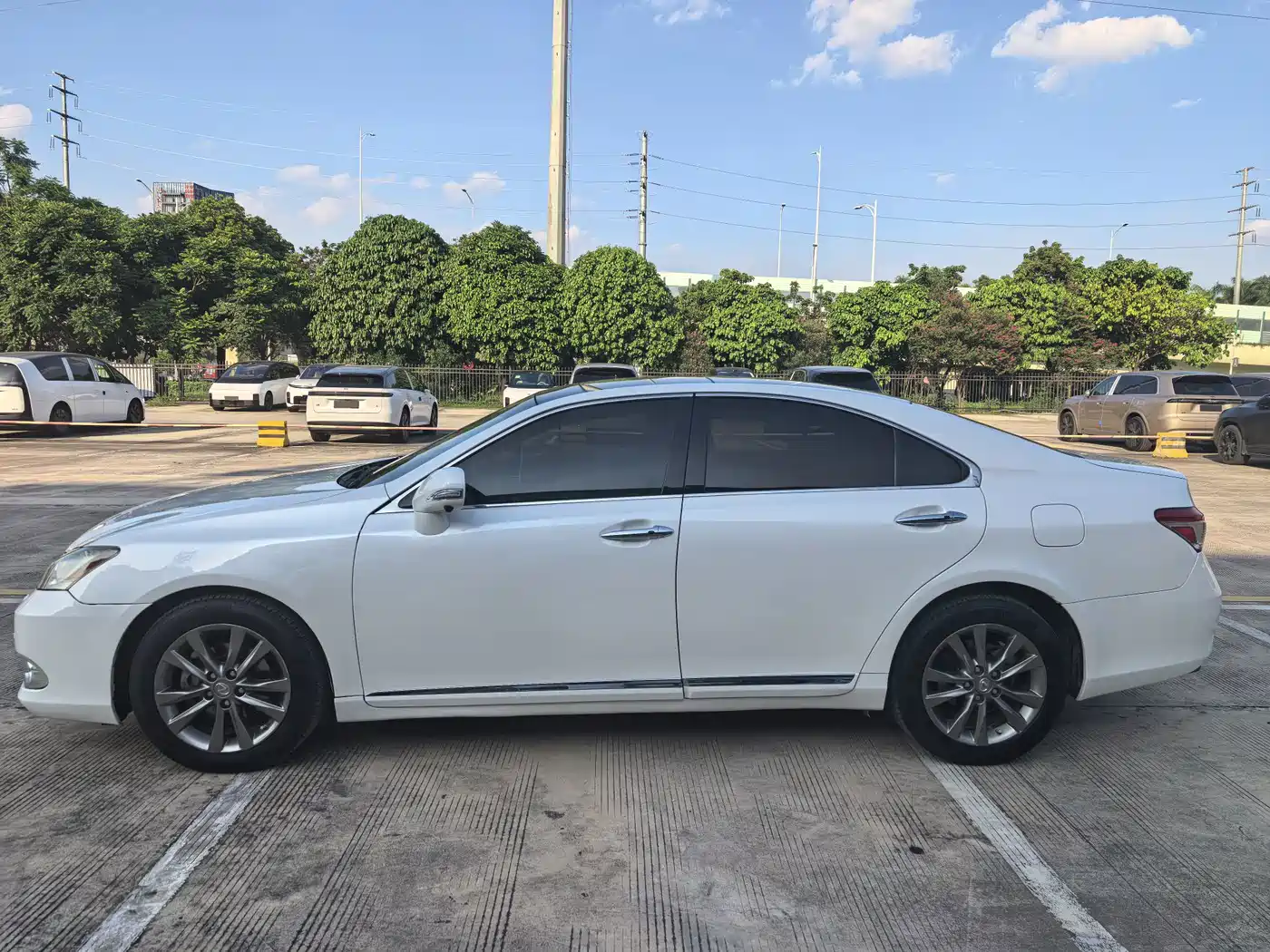 Фото 4 - Lexus ES
