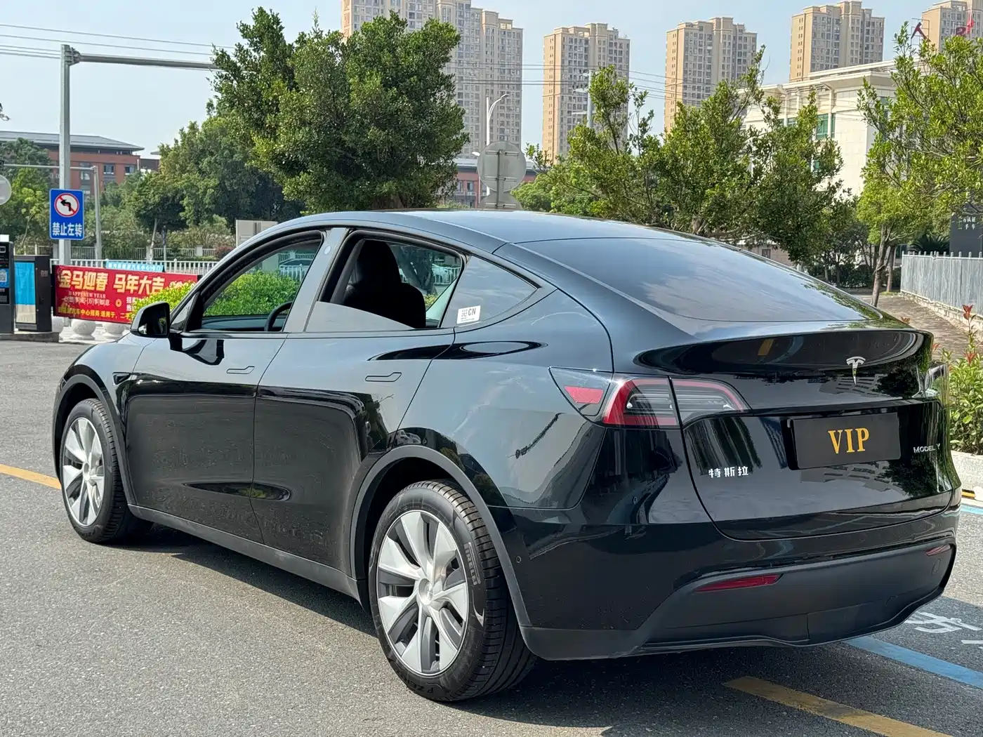 Фото 4 - Tesla Model Y