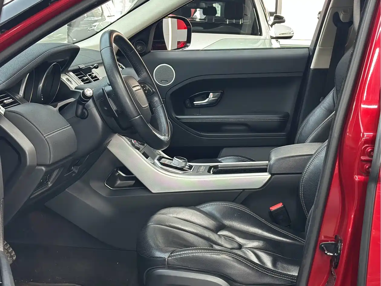 Land Rover Range Rover Evoque (Import) 2012 2.0T 5-door Premium Edition фото 4