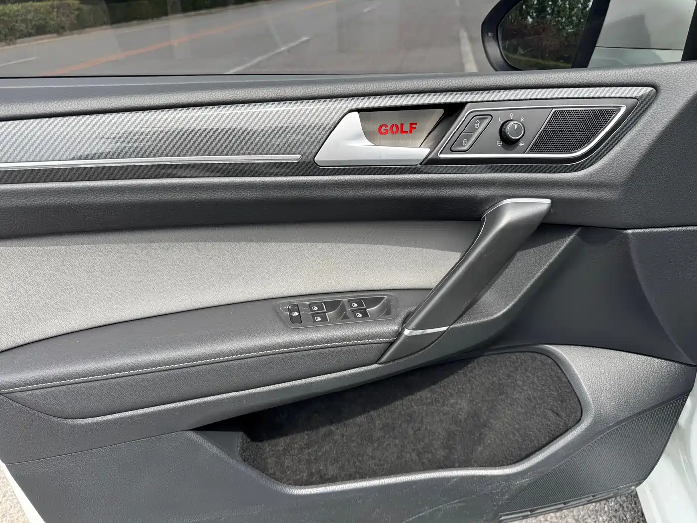 Volkswagen Golf Sportsvan 2019 280TSI Automatic Voyager China V фото 8