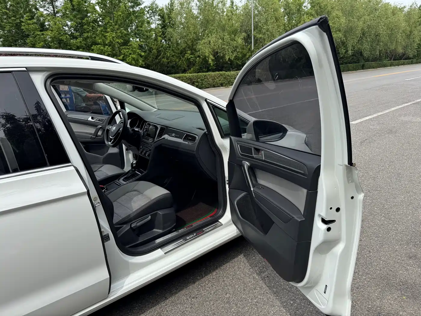 Volkswagen Golf Sportsvan 2019 280TSI Automatic Voyager China V фото 15