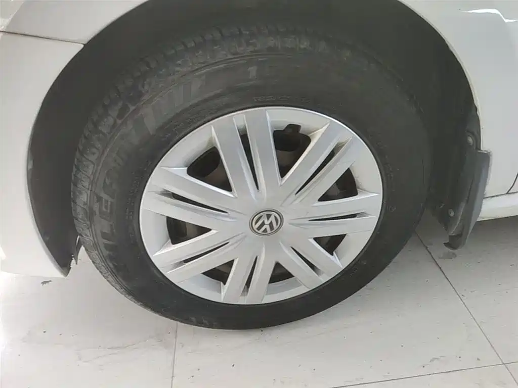 Volkswagen Polo 2016 1.4L Automatic Trend фото 23