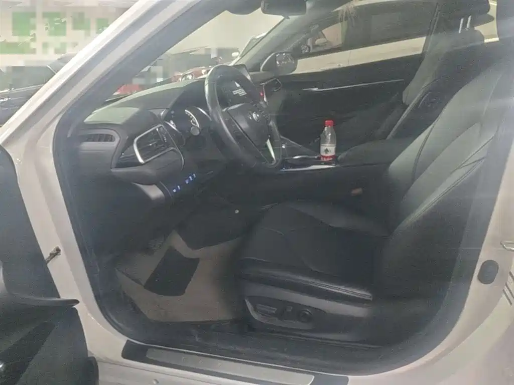 Toyota Camry 2023 2.0G Luxury Edition фото 15
