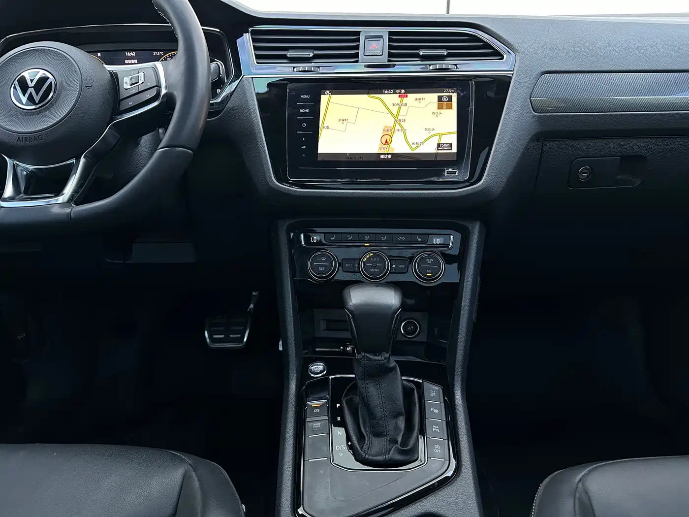 Volkswagen Tiguan L 2021 330TSI Automatic 2WD R-Line Premium фото 8