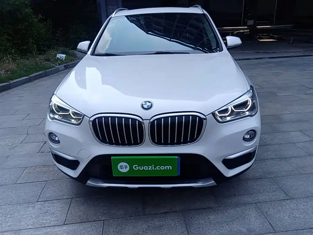 BMW X1 2018 sDrive18Li Premium Model фото 3