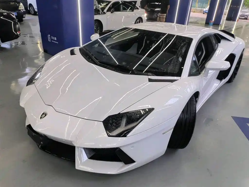 Lamborghini Aventador 2011 LP 700-4