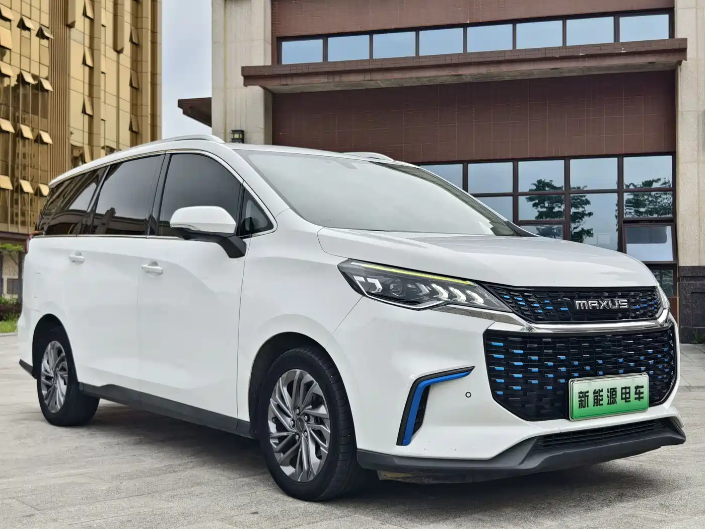 SAIC MAXUS EUNIQ 5 2020 1.3T PLUG IN Premium Edition фото 3