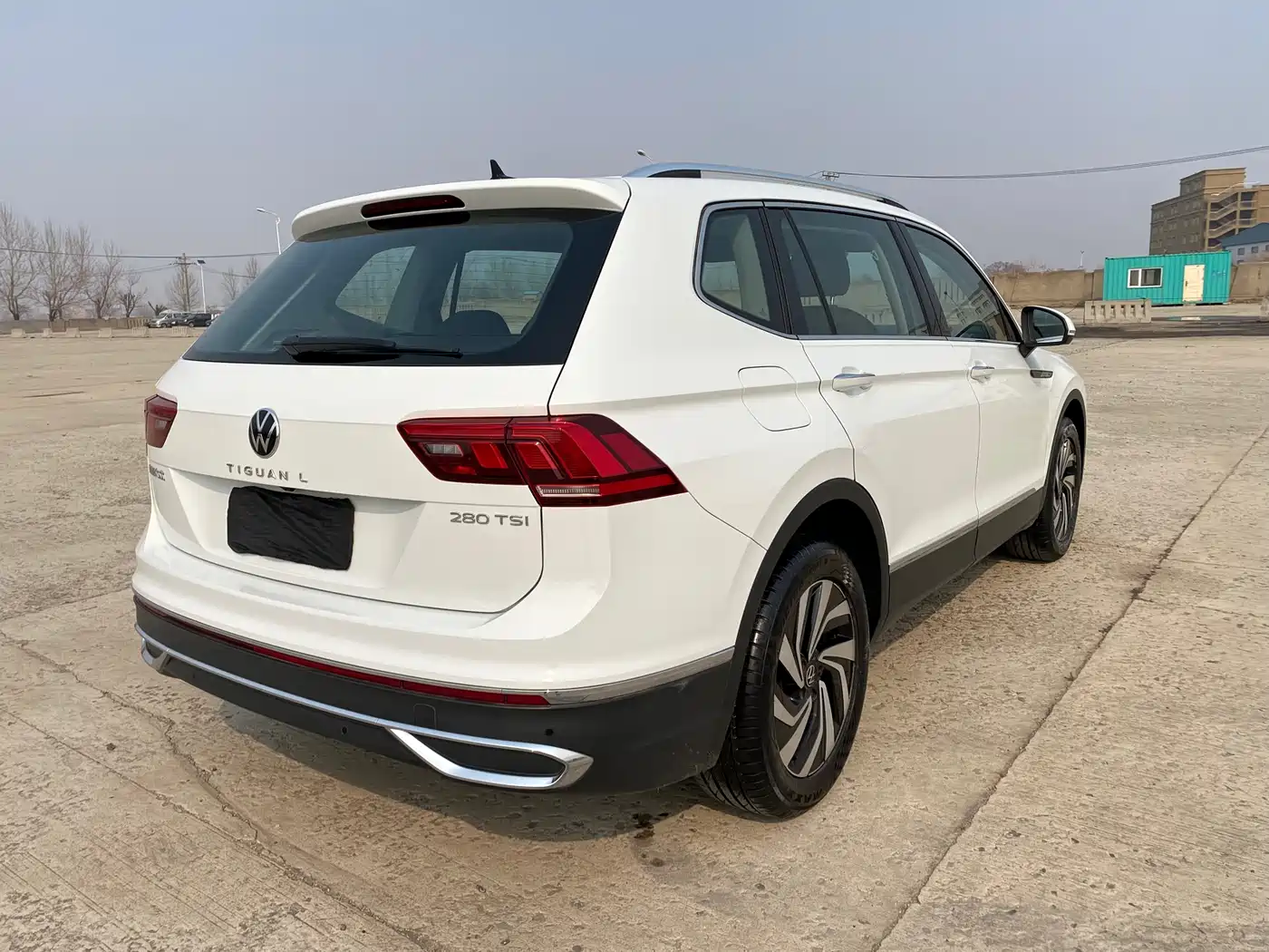 VOLKSWAGEN TIGUAN L
