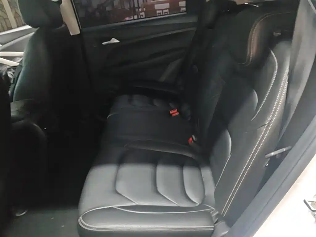 Baojun 530 2019 2020 1.5T CVT Premium Connect 7-seater