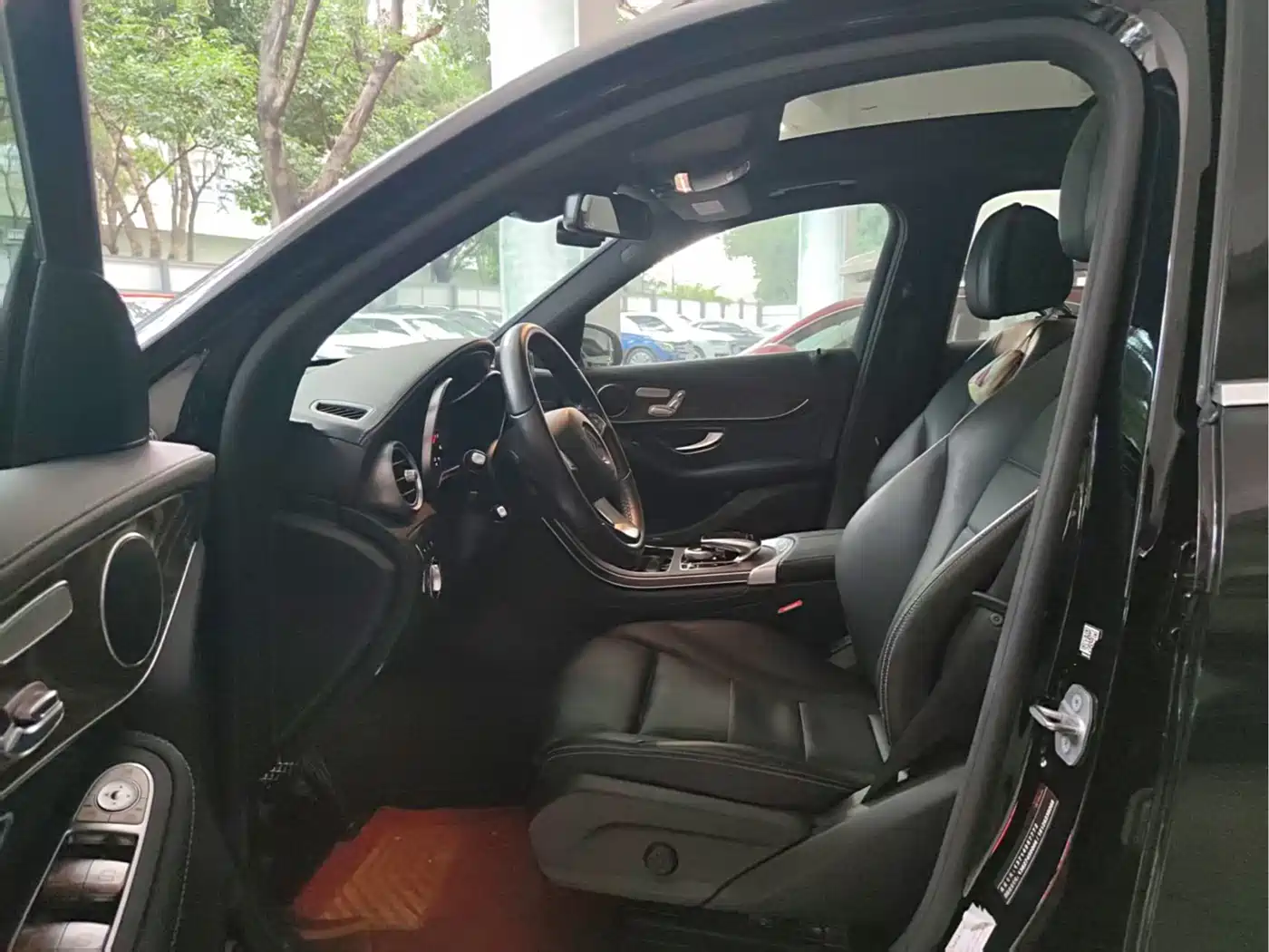 Mercedes-Benz GLC 2016 GLC 300 4MATIC Dynamic фото 4