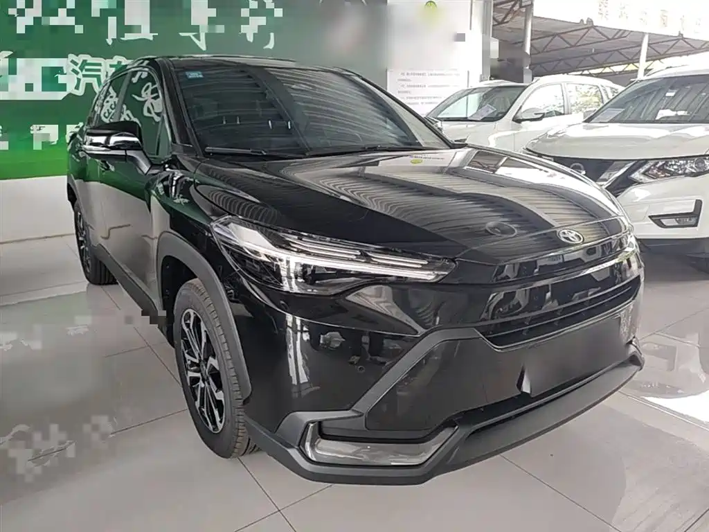 Toyota Frontlander 2025 2.0L CVT Mid Version фото 4