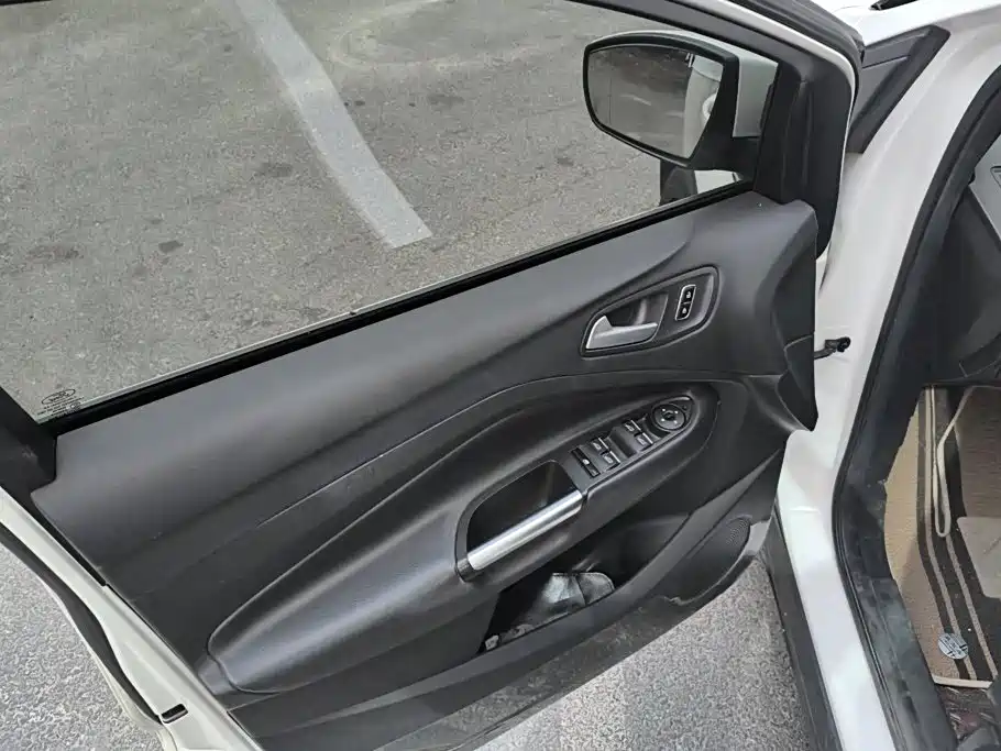 Фото 7 - Ford Kuga