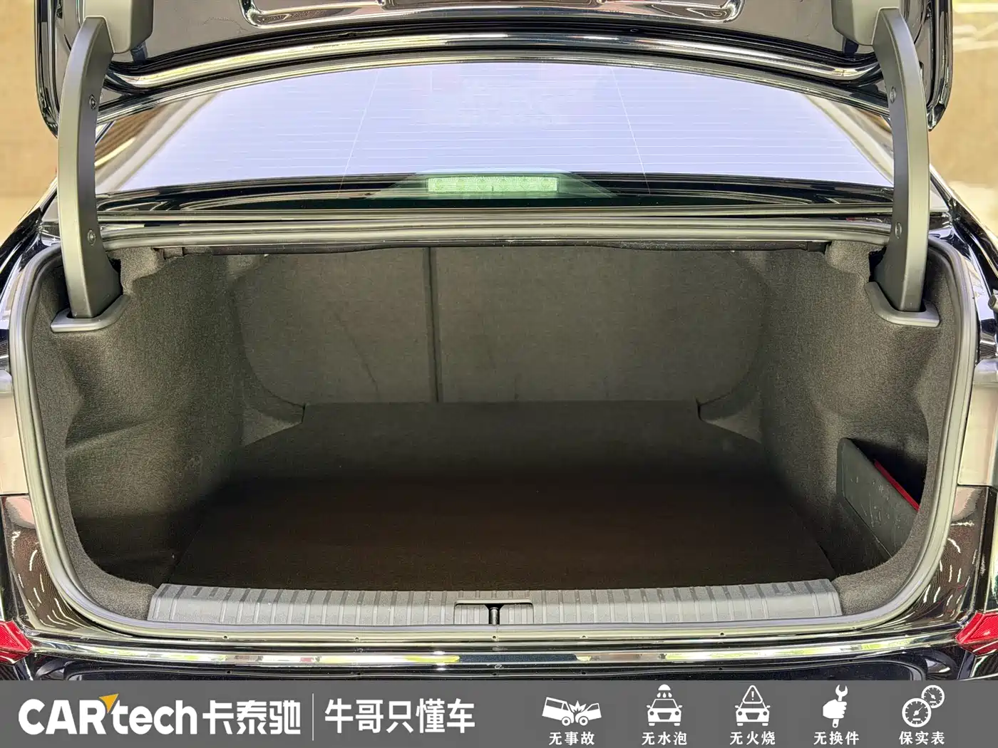 Volkswagen Passat 2024 380TSI Dragon Glory Edition фото 20