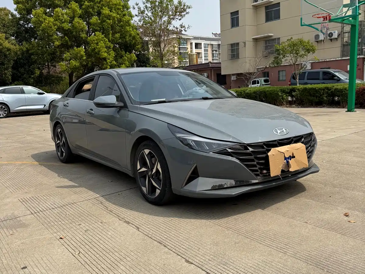 Hyundai Elantra 2021 1.5L CVT GLX Elite Edition фото 3