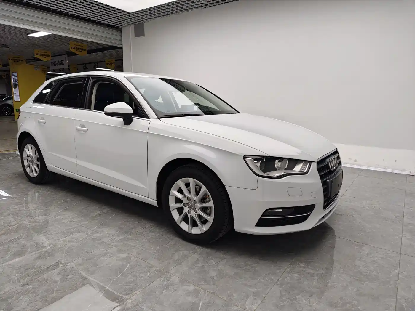 Audi A3 2016 Sportback 35 TFSI Progressive фото 3