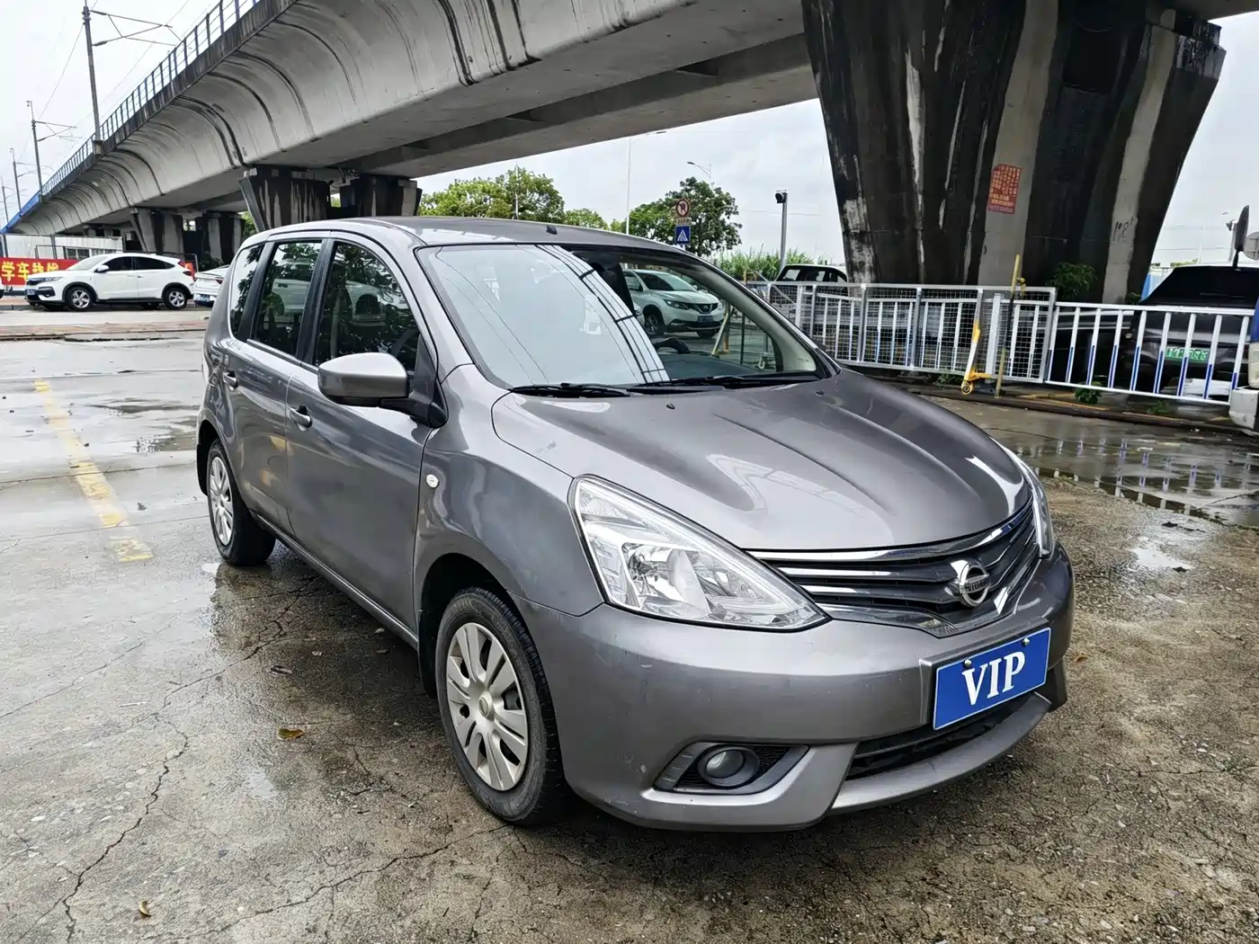 Nissan Livina 2015 2013 1.6XE CVT Comfort