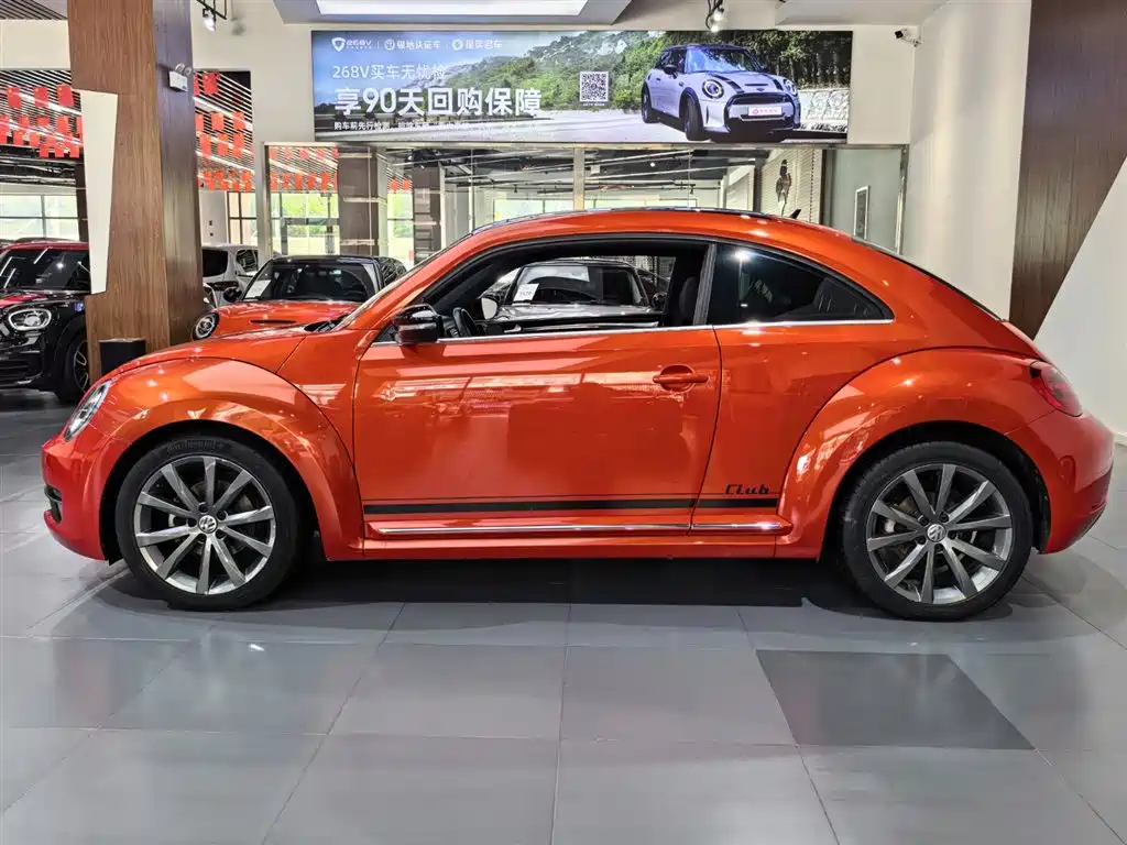 Volkswagen Beetle 2016 Model 180TSI Club Edition фото 3