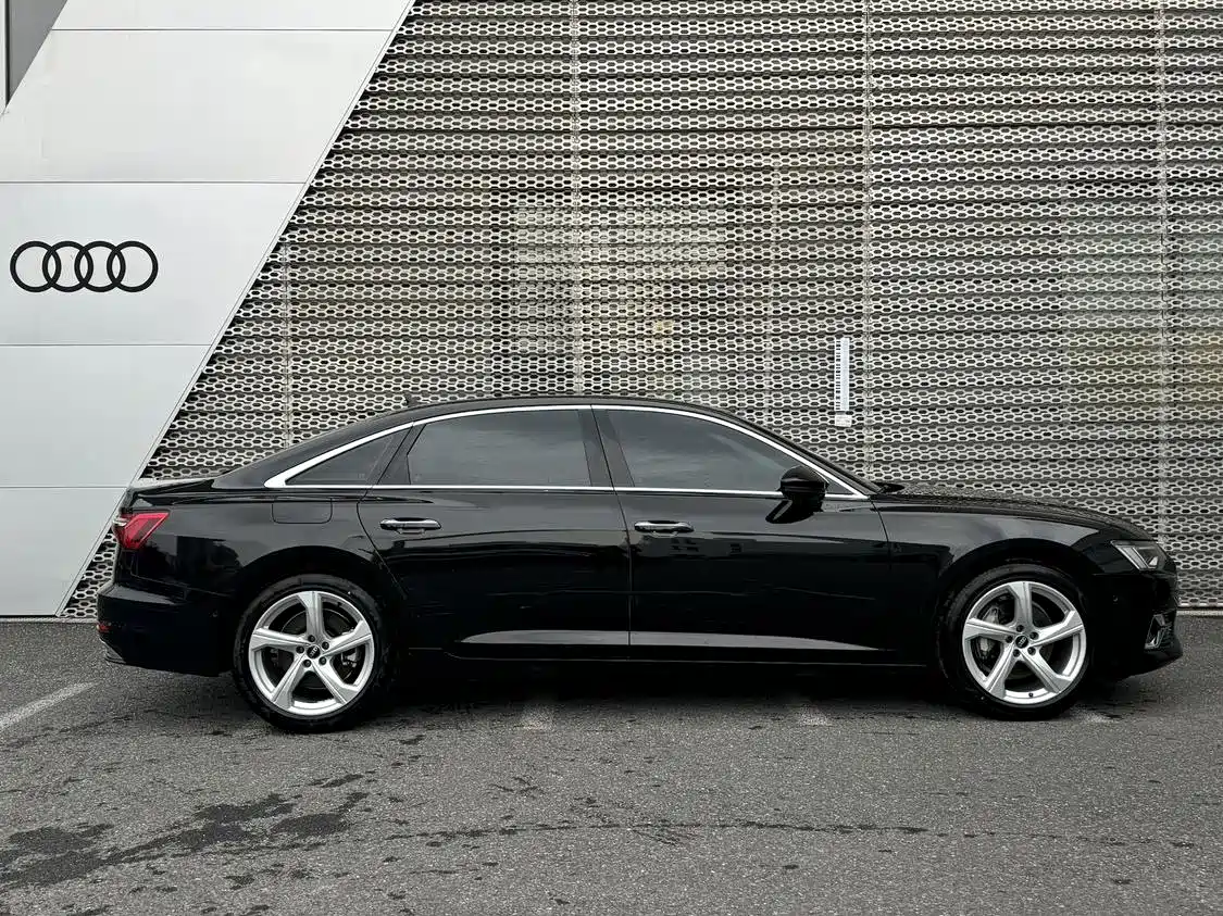 Audi A6L 2023 45 TFSI quattro Premium Elegance фото 3