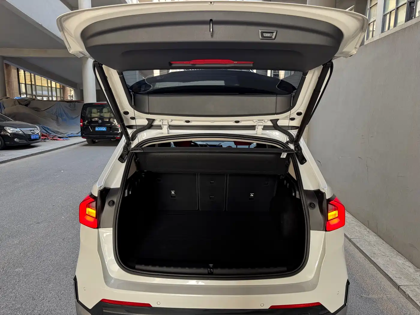 BMW X1 2023 sDrive20Li X Design Package фото 20