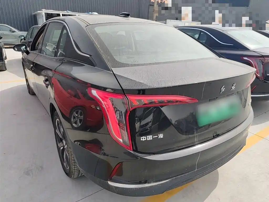 Hongqi E-QM5 2021 Charging Flag Joy Edition фото 5