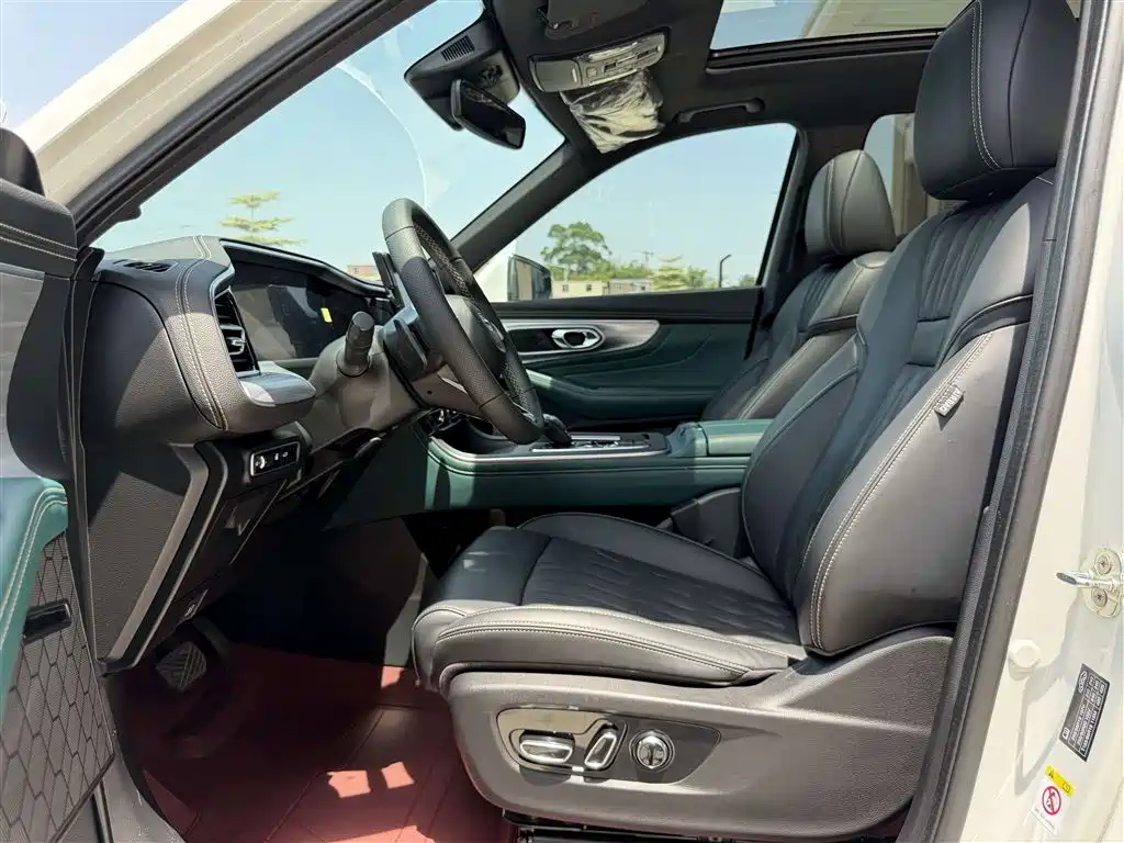 GAC Trumpchi Trumpchi GS8 2022 Pilot Series 2.0TGDI 2WD Luxury Smart Connect Edition (7-Seater) фото 4