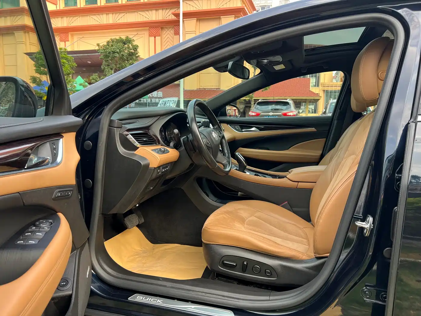 Buick LaCrosse 2019 28T Premium Model фото 11