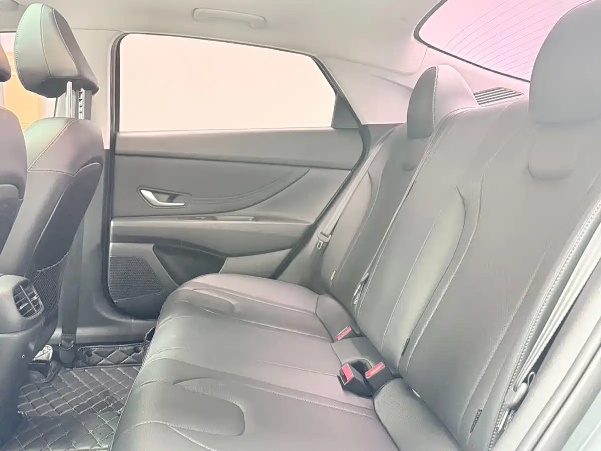 Hyundai Elantra 2022 1.5L CVT GLX Elite Edition фото 15