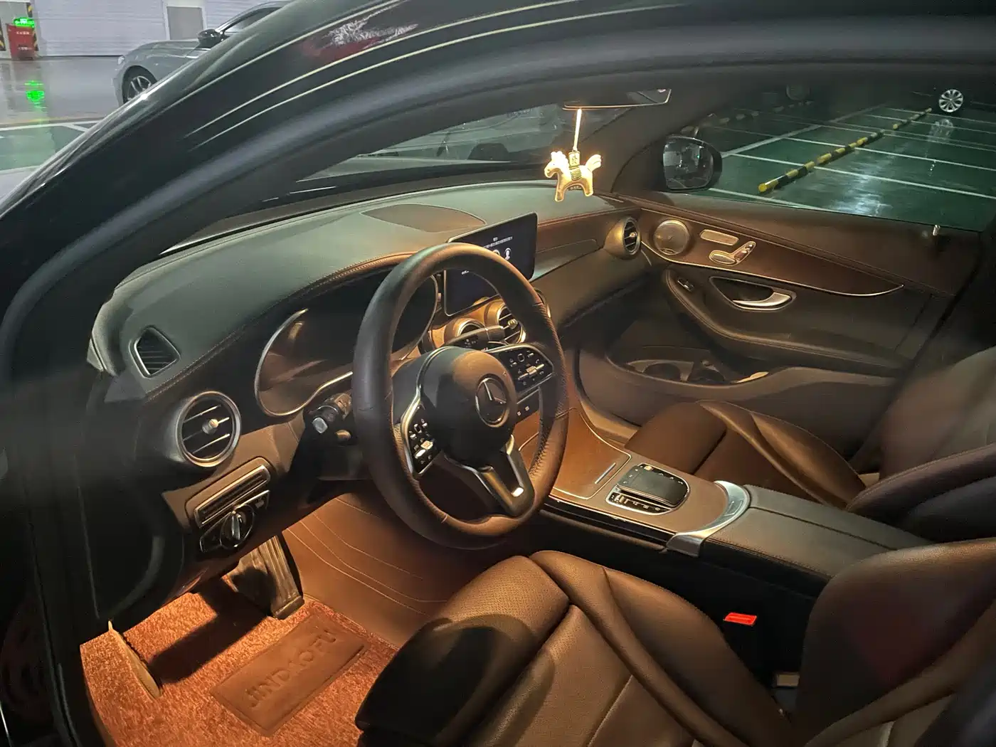 Mercedes-Benz GLC 2022 Facelift GLC 300 L 4MATIC Dynamic Collector's Edition фото 6