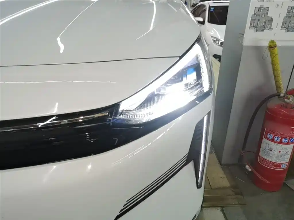 Geely Galaxy Galaxy L6 2024 125km PLUS Soaring Dragon Edition фото 24
