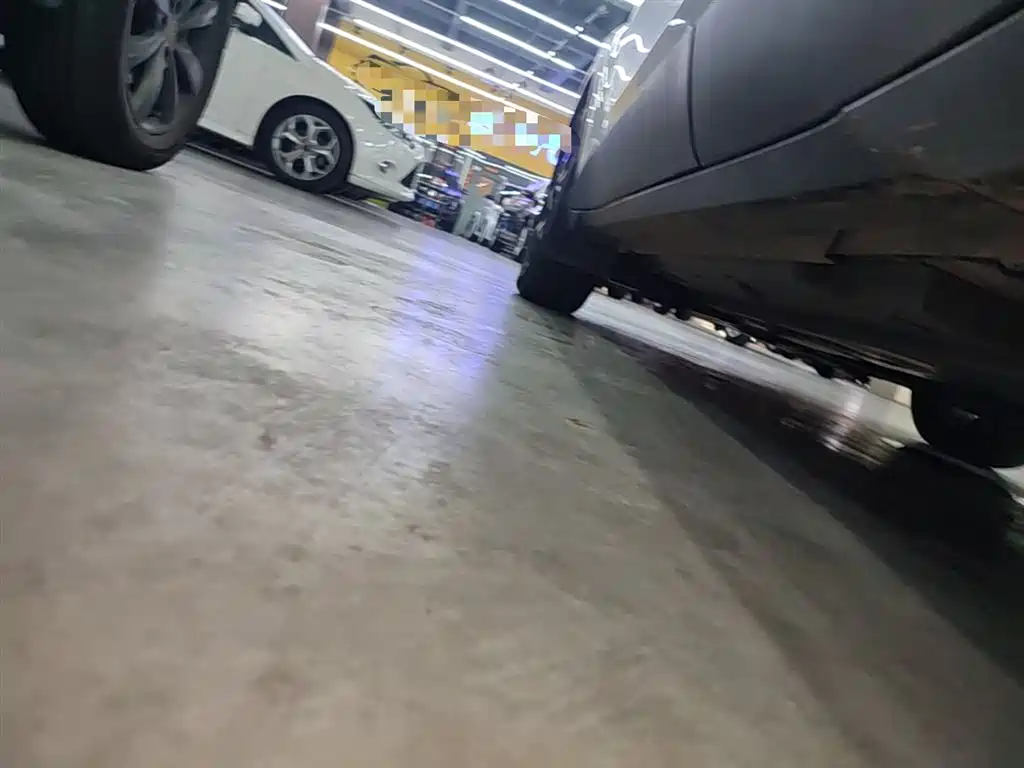 Toyota C-HR 2018 2.0L Leading Sunroof Edition V фото 22