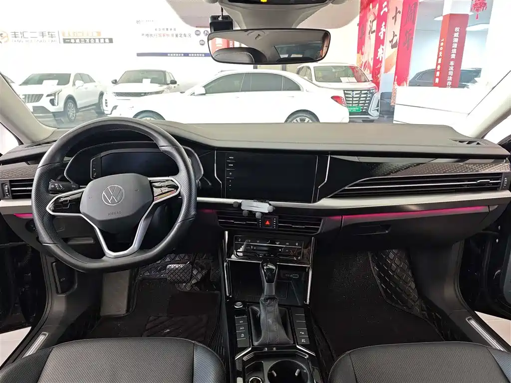 Volkswagen Passat 2023 Facelift 330TSI Luxury Edition фото 14