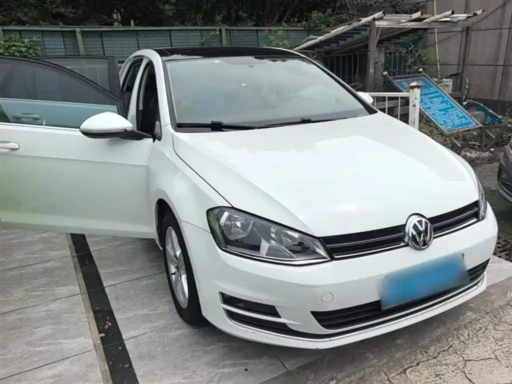 Volkswagen Golf 2016 230TSI Automatic Comfort фото 4