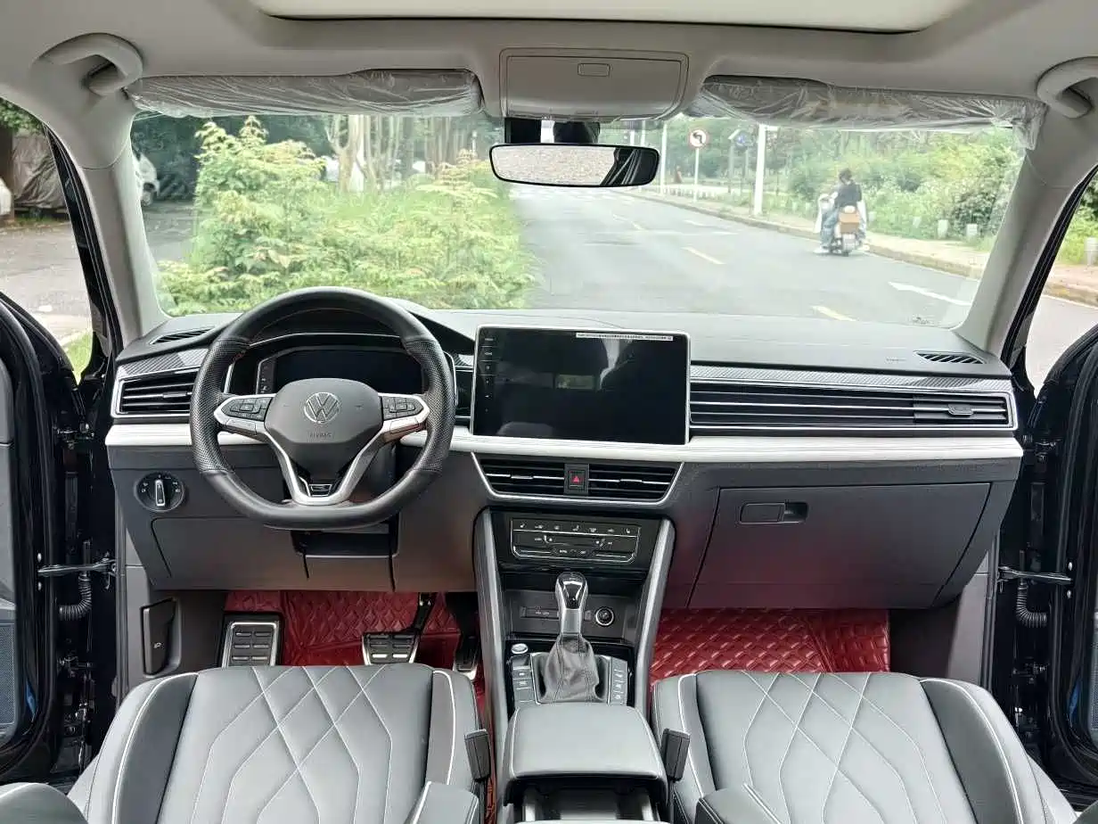 Volkswagen Tiguan L 2024 Outstanding 330TSI Auto 2WD R-Line Dragon Glory Edition фото 12