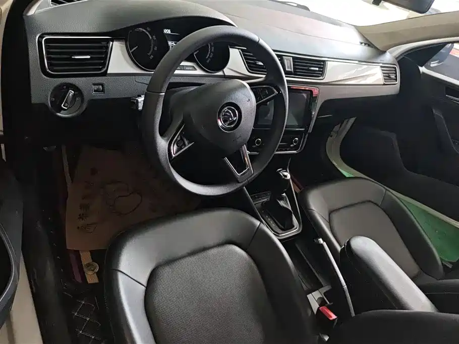 Škoda Rapid 2020 1.5L Automatic Comfort Edition фото 12