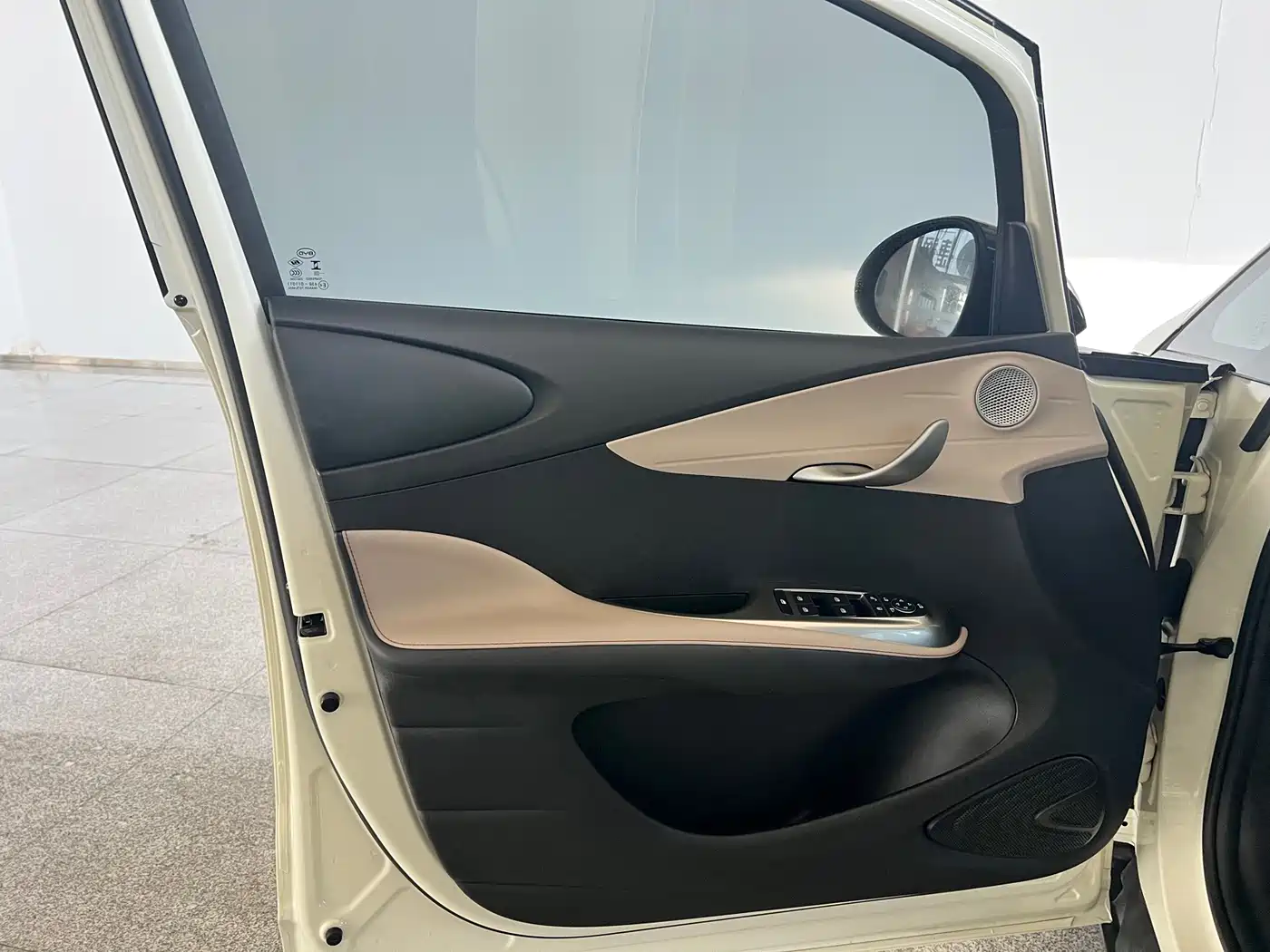BYD Dolphin 2023 420km Fashion Edition фото 17