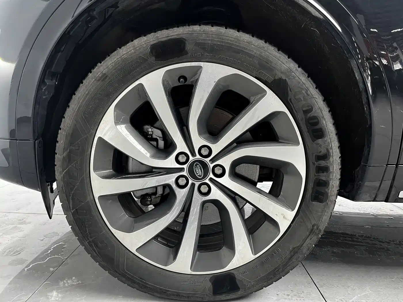 Land Rover Discovery Sport 2024 Performance Technology Edition фото 13