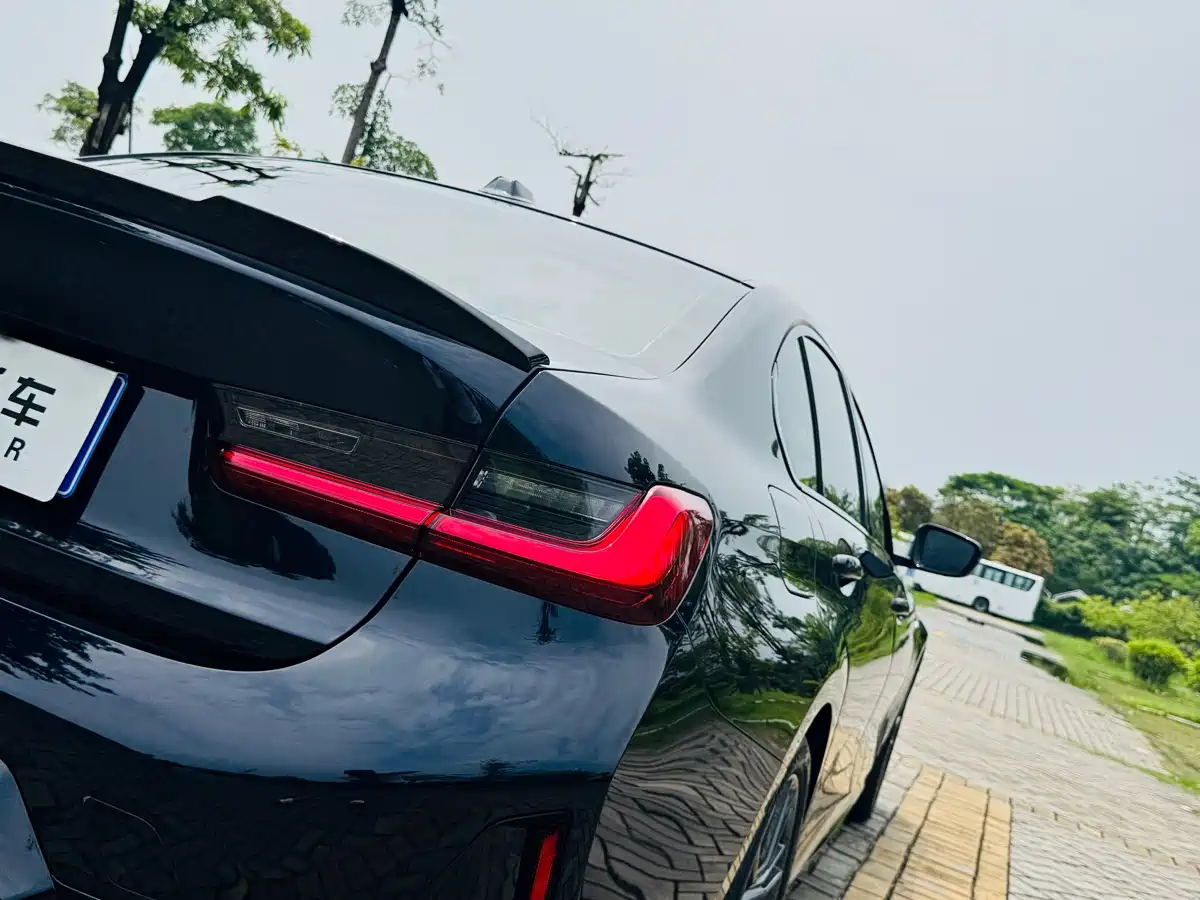 BMW 3 Series 2024 325Li M Sport Shadowline Package фото 25