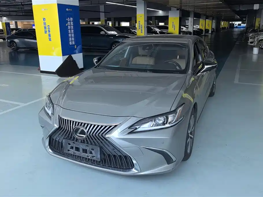Lexus ES 2018 200 Excellence Edition (China VI) фото 2