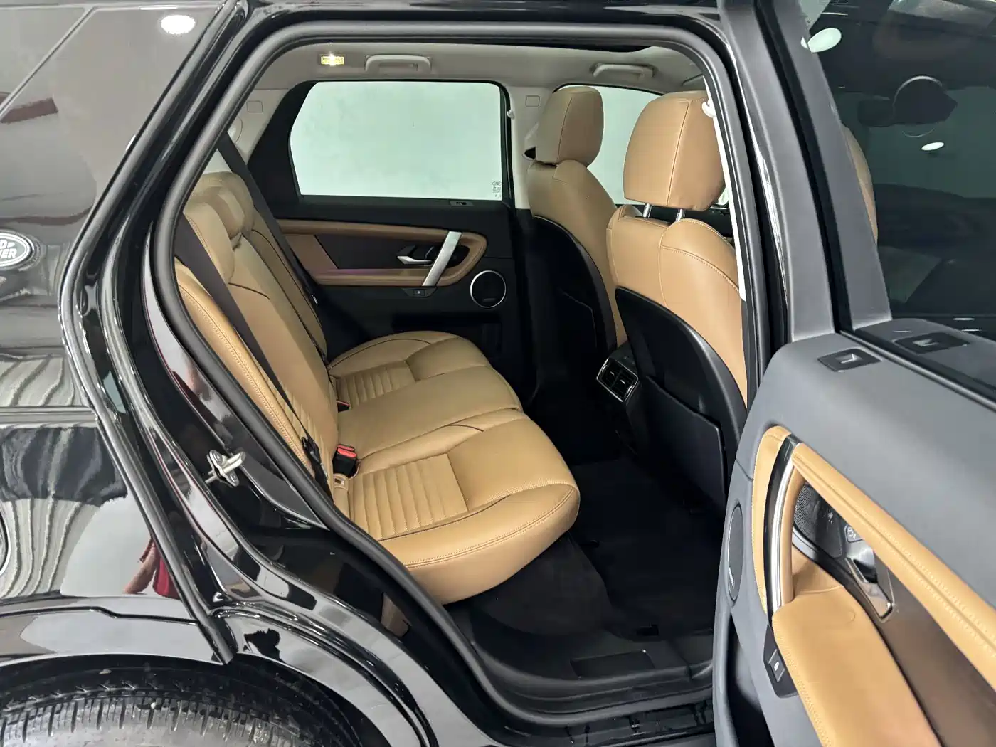 Land Rover Discovery Sport 2025 249PS Exploration Special Edition фото 24