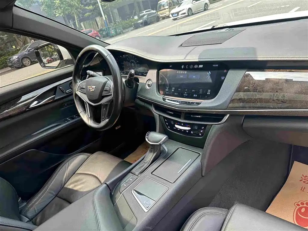 Фото 22 - Cadillac CT6
