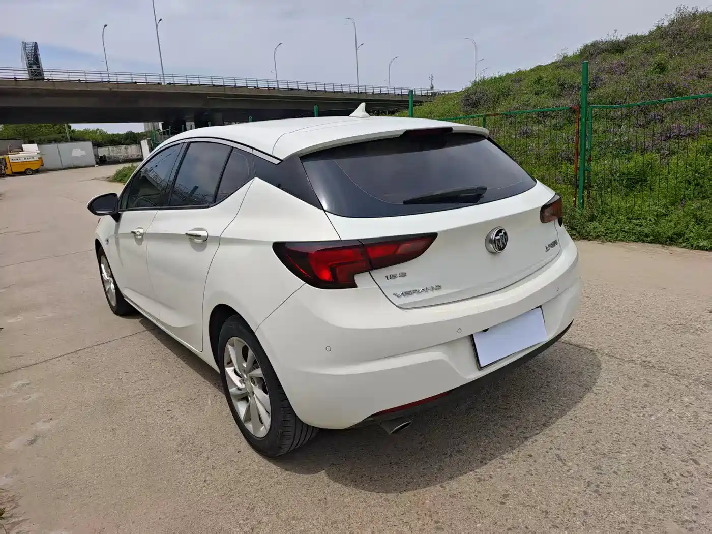 Buick Verano 2016 Hatchback 15S Auto Progressive фото 6