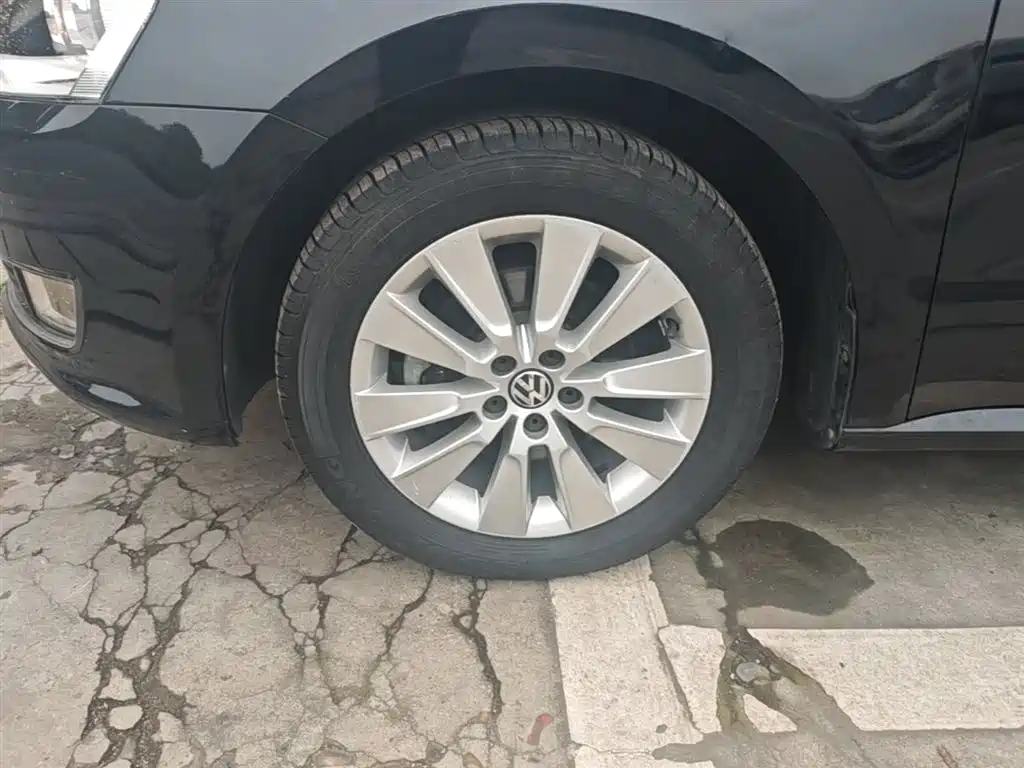 Volkswagen Lavida 2013 Facelift Classic 1.6L Automatic Comfort фото 23