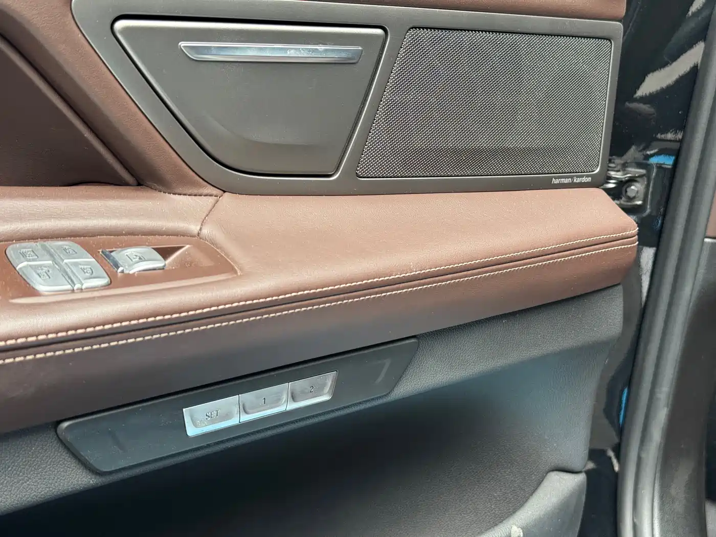 BMW 7 Series 2016 730Li Luxury фото 9
