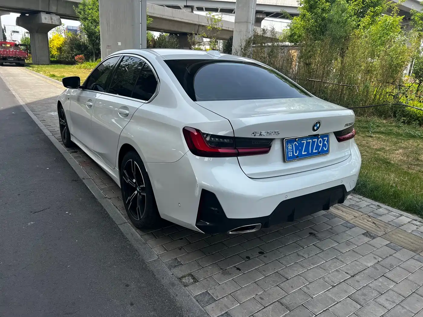 BMW 3 Series 2023 325i M Sport Package фото 2