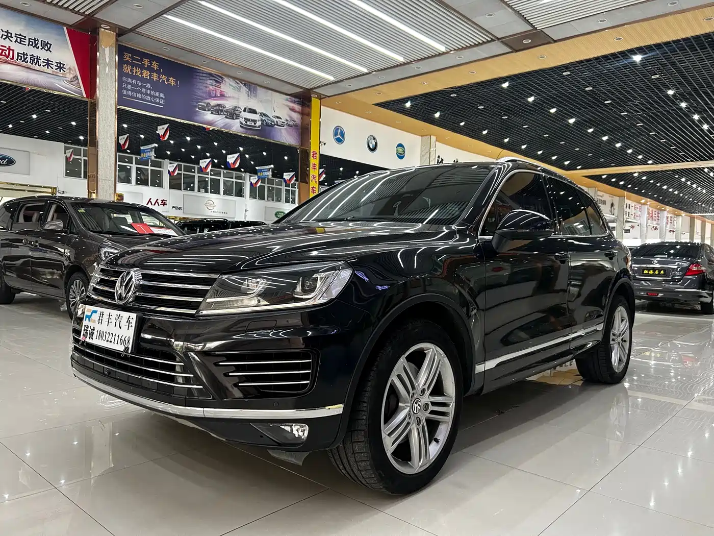 VOLKSWAGEN TOUAREG