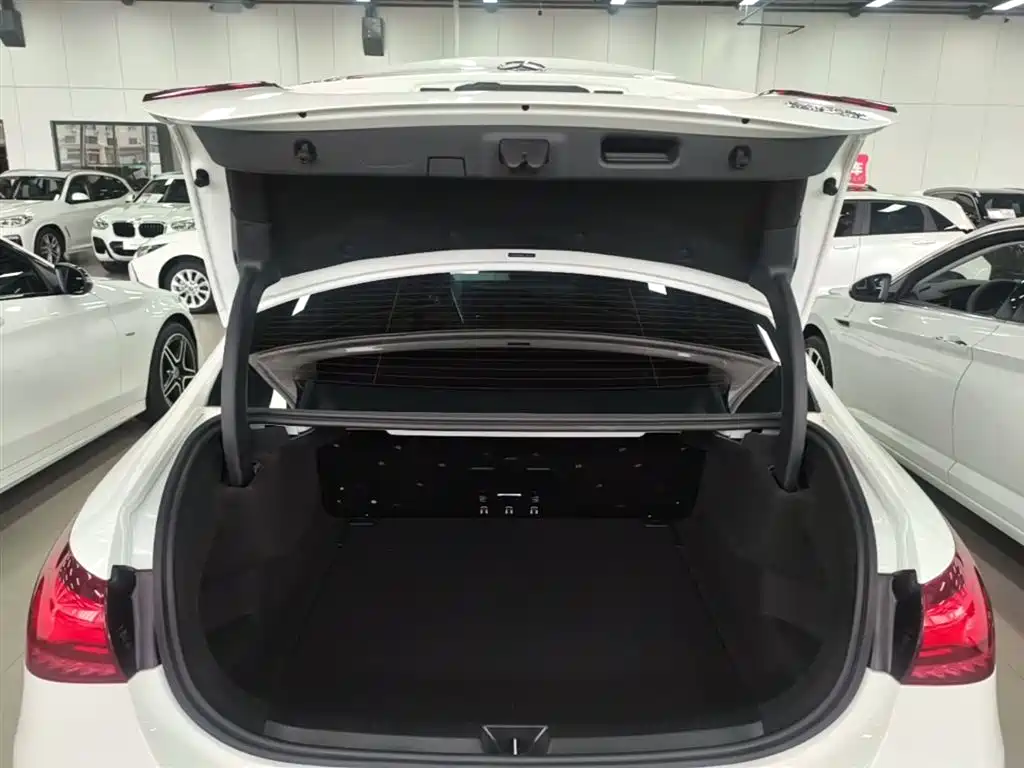 Mercedes-Benz A-Class 2025 A 200 L Fashion Edition фото 19